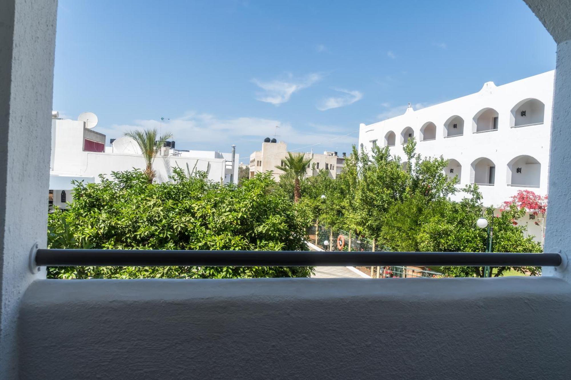 Hotel Malia Holidays Kültér fotó